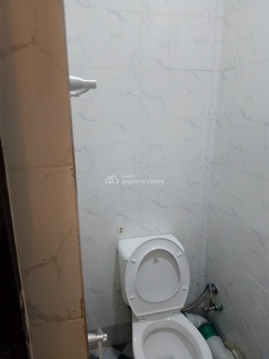2 Bedroom Flat Upstairs, Off Boudillon Road, Ikoyi, Lagos, Flat / Apartment for Rent