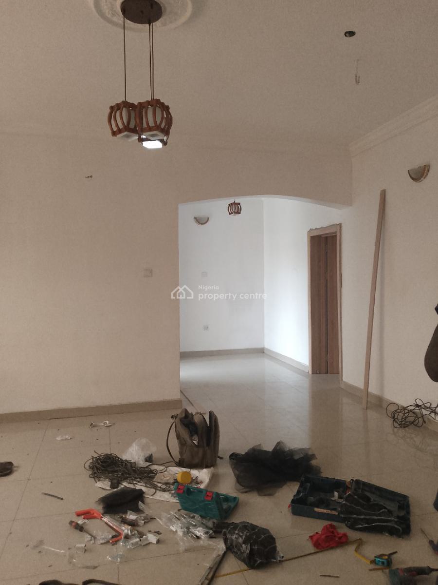 Very Spacious 3bedroom Flats Apartments, Ilaje Mobile Road, Ajah, Lagos, Flat / Apartment for Rent