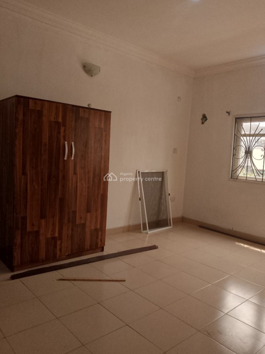 Very Spacious 3bedroom Flats Apartments, Ilaje Mobile Road, Ajah, Lagos, Flat / Apartment for Rent