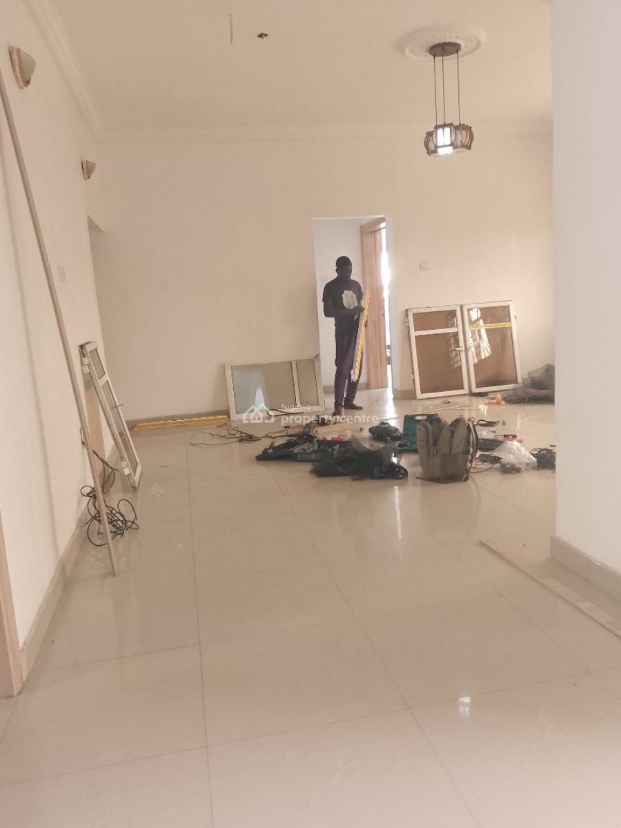 Very Spacious 3bedroom Flats Apartments, Ilaje Mobile Road, Ajah, Lagos, Flat / Apartment for Rent