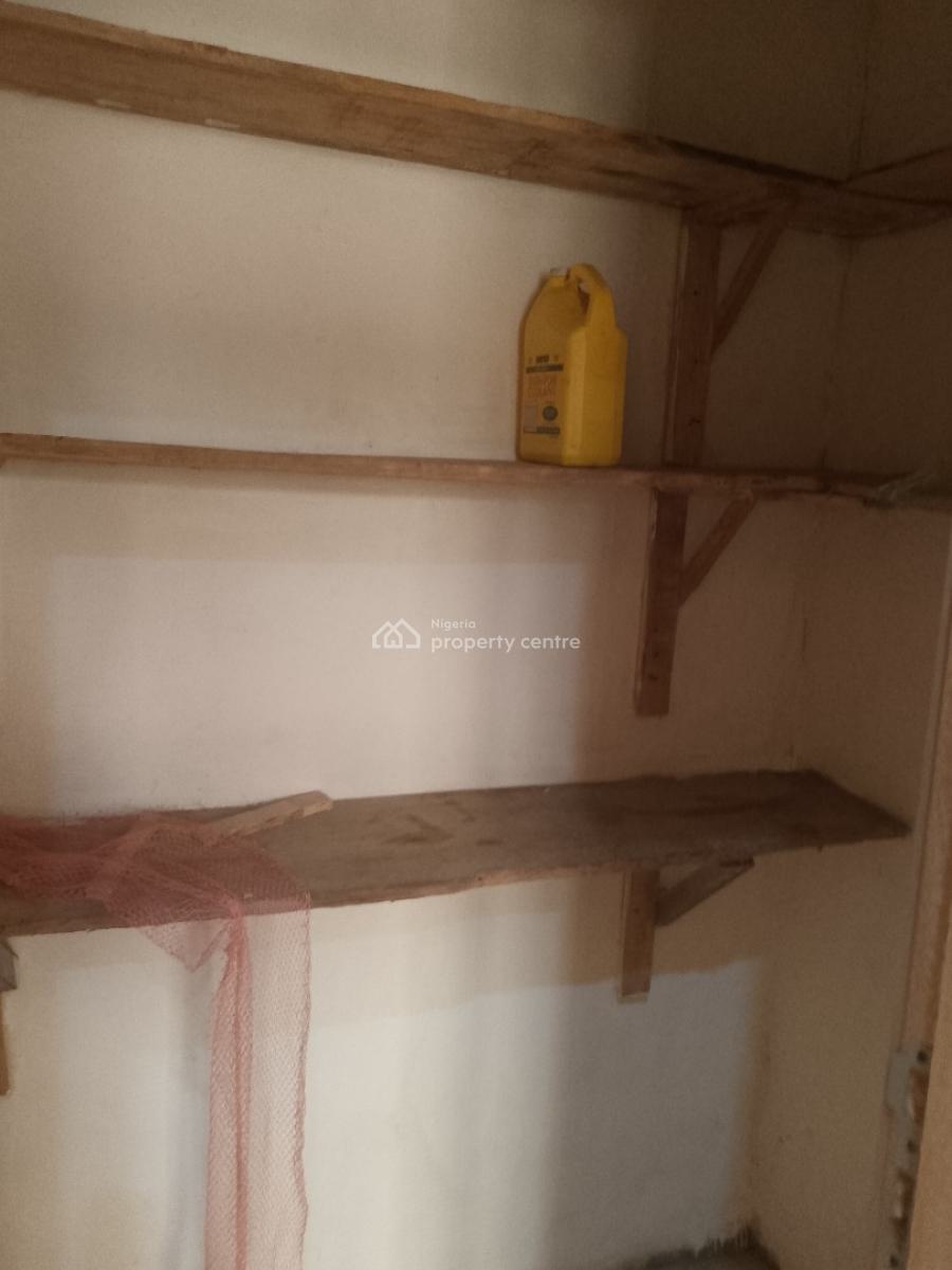 Very Spacious 3bedroom Flats Apartments, Ilaje Mobile Road, Ajah, Lagos, Flat / Apartment for Rent