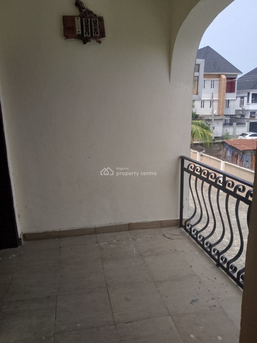 Very Spacious 3bedroom Flats Apartments, Ilaje Mobile Road, Ajah, Lagos, Flat / Apartment for Rent
