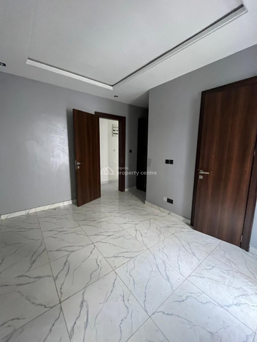 2 Bedroom Apartment, Lekki Phase 1, Lekki, Lagos, Block of Flats for Sale