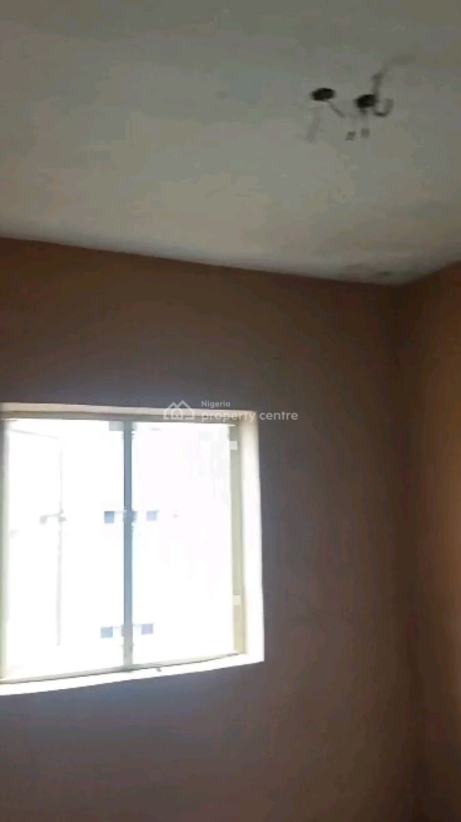 a Relatively New and Spacious 2bedroom Apartment, Ground Floor, Onigbongbo, Maryland, Lagos, Flat / Apartment for Rent