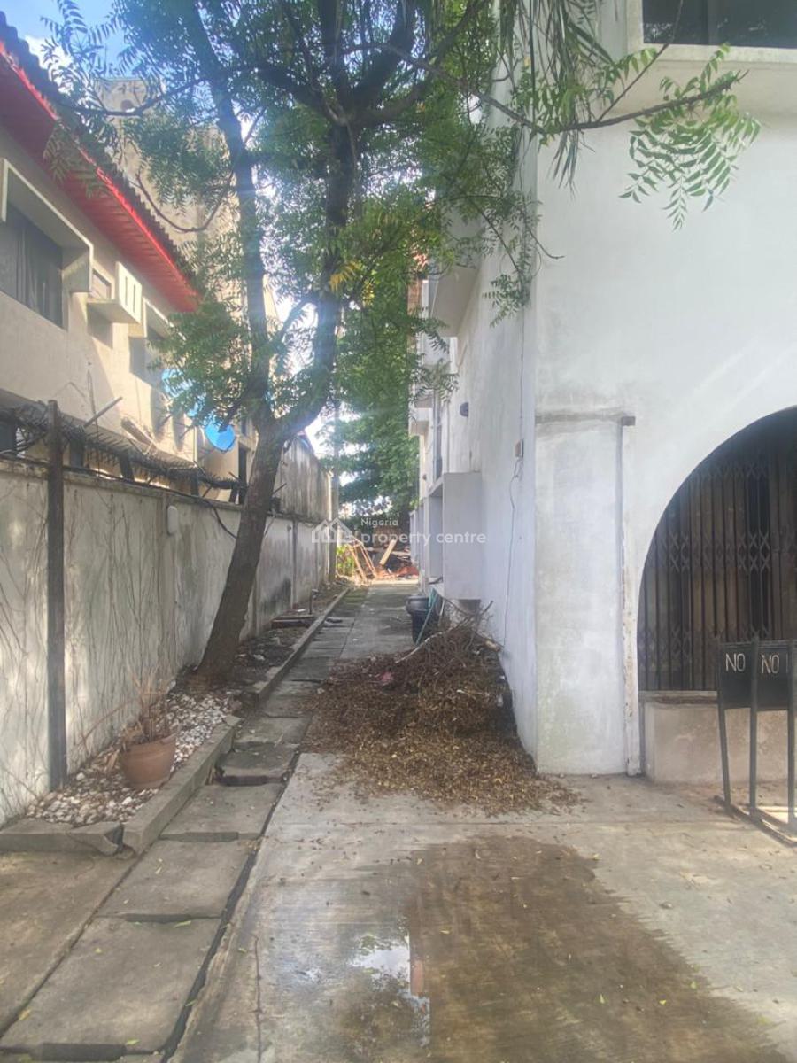 Commercial Property in Lekki Phase 1, Lekki Phase 1, Lekki, Lagos, Commercial Property for Rent