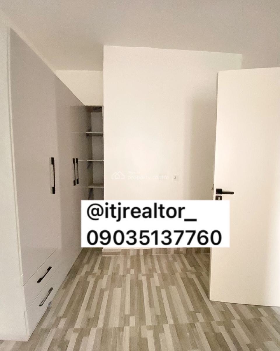 Lovely 2 Bedroom Apartment with Bq, Lekki Phase 1, Lekki Phase 1, Lekki, Lagos, Block of Flats for Sale