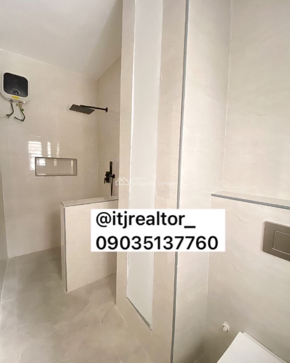 Lovely 2 Bedroom Apartment with Bq, Lekki Phase 1, Lekki Phase 1, Lekki, Lagos, Block of Flats for Sale