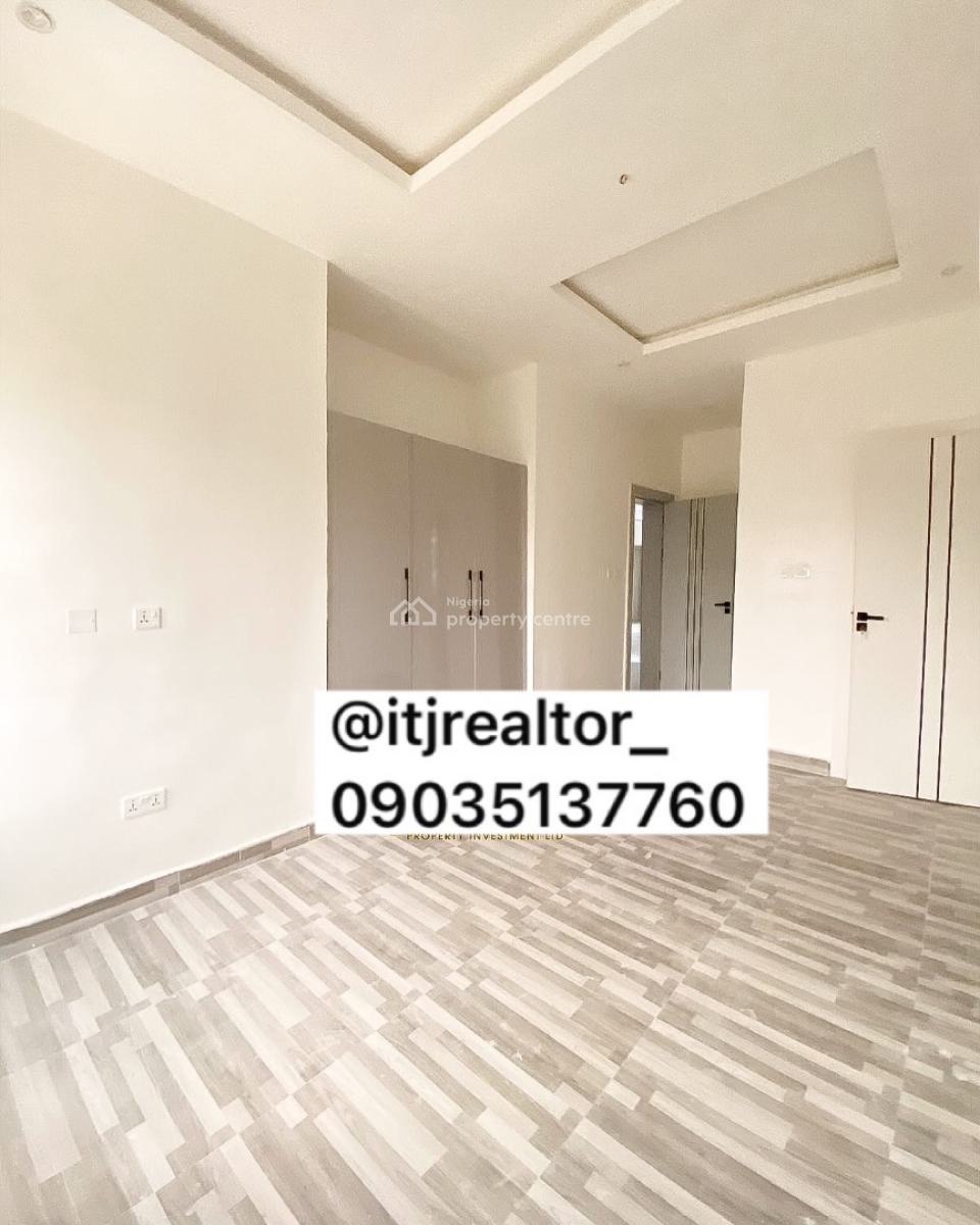 Lovely 2 Bedroom Apartment with Bq, Lekki Phase 1, Lekki Phase 1, Lekki, Lagos, Block of Flats for Sale