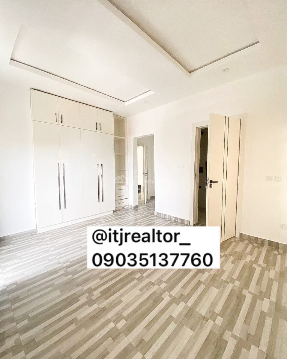 Lovely 2 Bedroom Apartment with Bq, Lekki Phase 1, Lekki Phase 1, Lekki, Lagos, Block of Flats for Sale