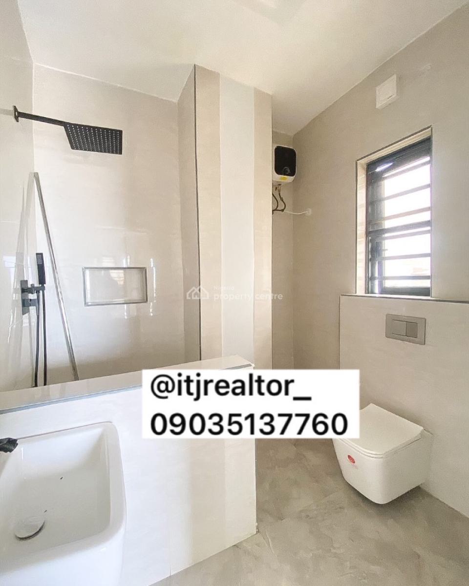 Lovely 2 Bedroom Apartment with Bq, Lekki Phase 1, Lekki Phase 1, Lekki, Lagos, Block of Flats for Sale