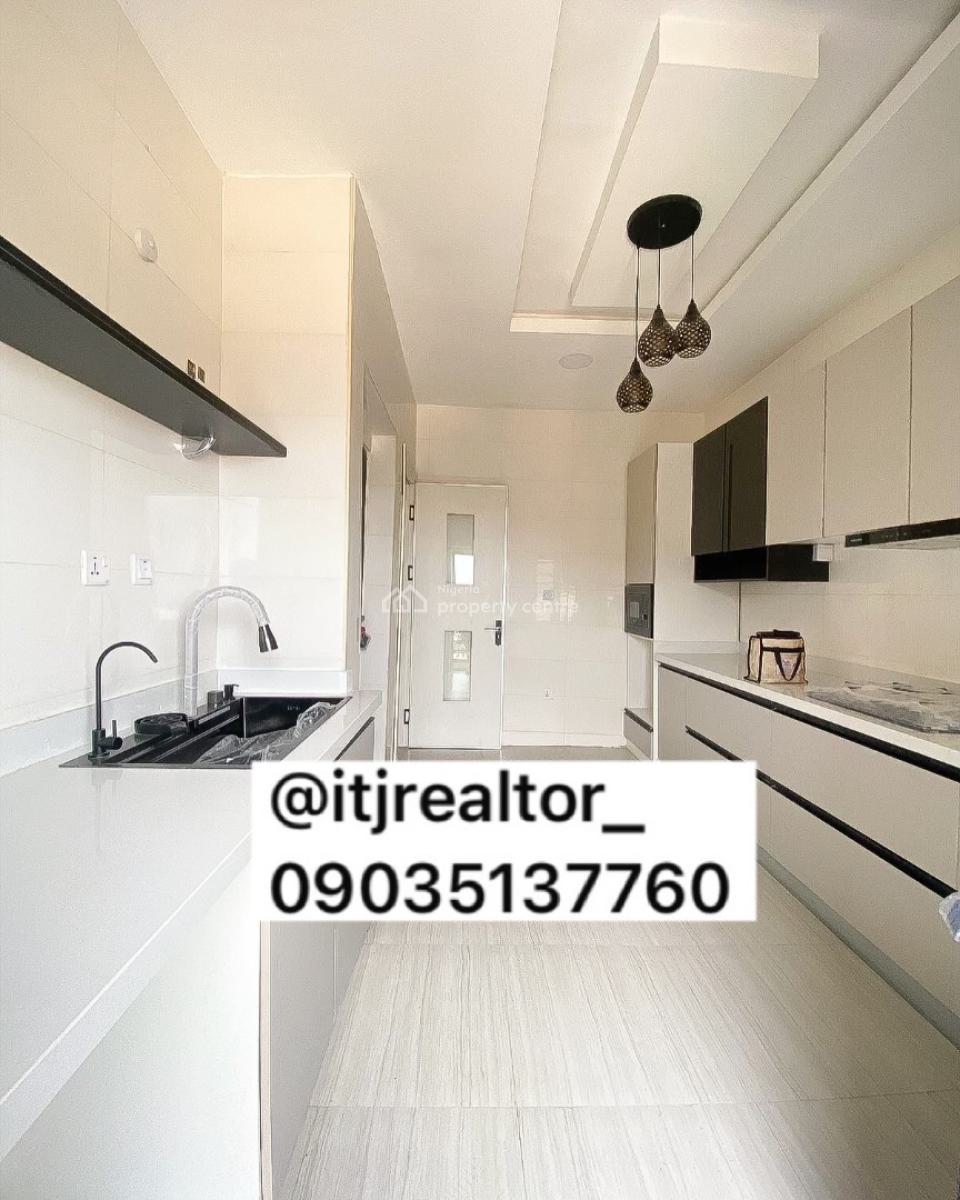 Lovely 2 Bedroom Apartment with Bq, Lekki Phase 1, Lekki Phase 1, Lekki, Lagos, Block of Flats for Sale