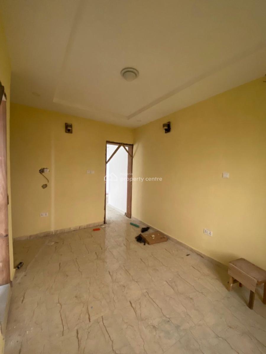 2 Bedroom Apartment in a Secured Estate, Ogombo, Ajah, Lagos, Flat / Apartment for Rent