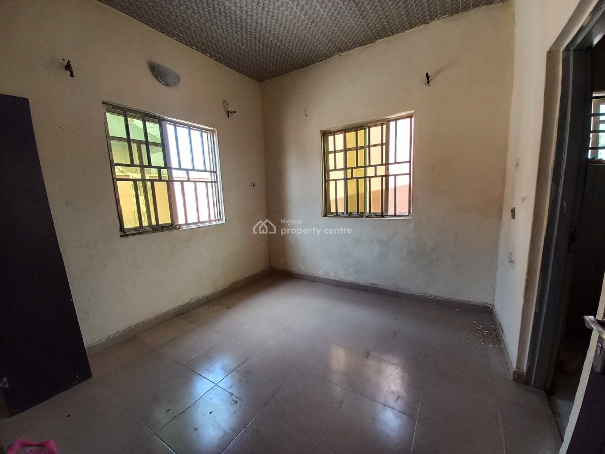 2 Bedroom Flat in a Nice Compound with Water, Azhata, Kurudu, Abuja, House for Rent