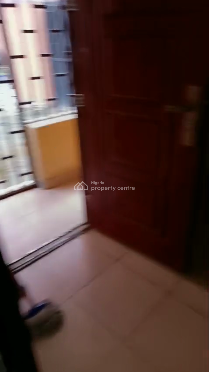 Very Specious Mini Flat, Grandmate Road & Very Close to Grandmate Bustop!!, Ago Palace, Isolo, Lagos, Flat / Apartment for Rent