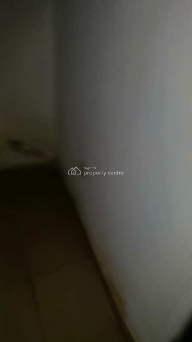 Very Specious Mini Flat, Grandmate Road & Very Close to Grandmate Bustop!!, Ago Palace, Isolo, Lagos, Flat / Apartment for Rent