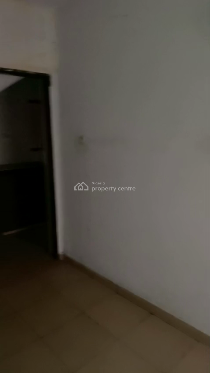 Very Specious Mini Flat, Grandmate Road & Very Close to Grandmate Bustop!!, Ago Palace, Isolo, Lagos, Flat / Apartment for Rent