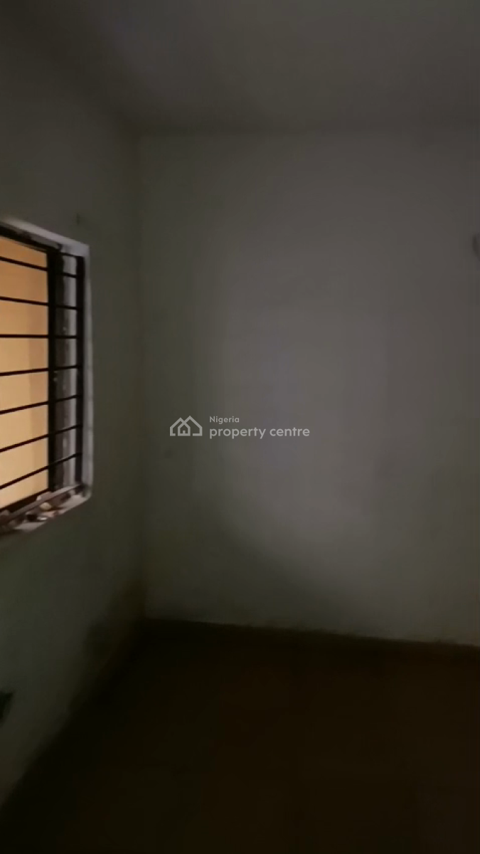 Very Specious Mini Flat, Grandmate Road & Very Close to Grandmate Bustop!!, Ago Palace, Isolo, Lagos, Flat / Apartment for Rent