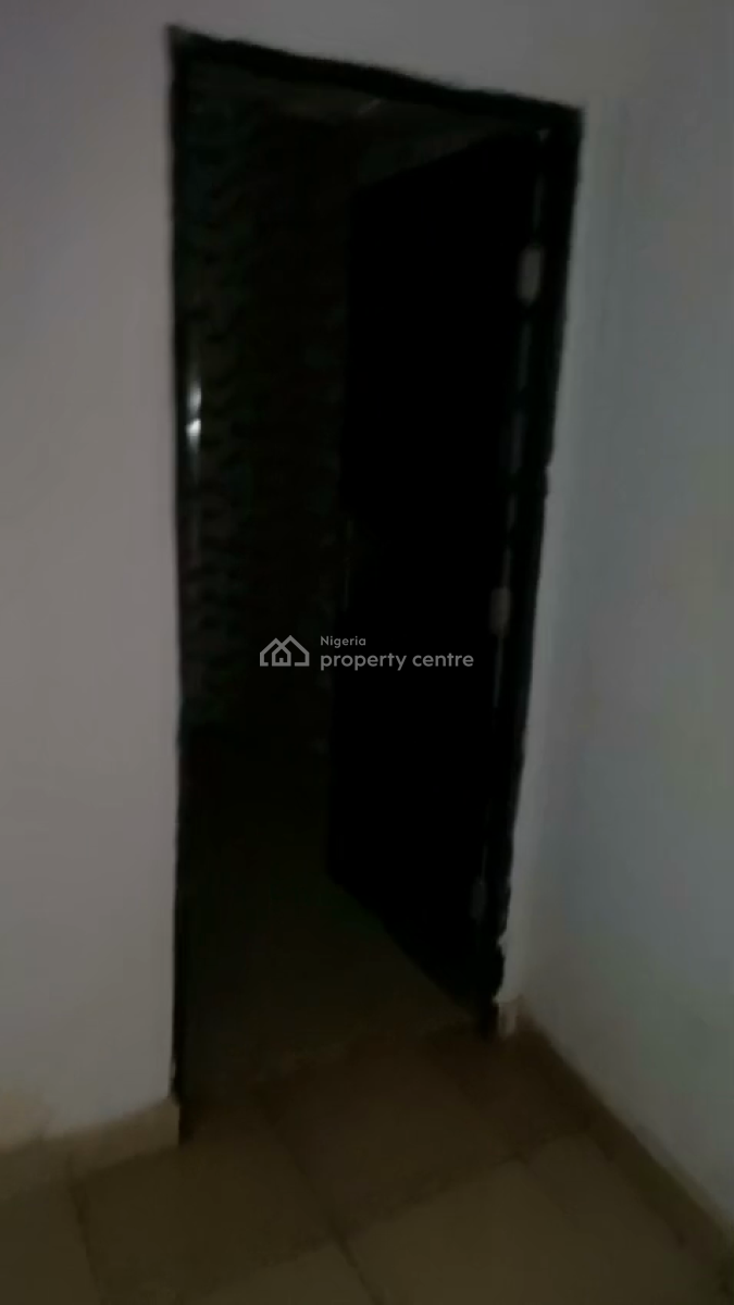 Very Specious Mini Flat, Grandmate Road & Very Close to Grandmate Bustop!!, Ago Palace, Isolo, Lagos, Flat / Apartment for Rent