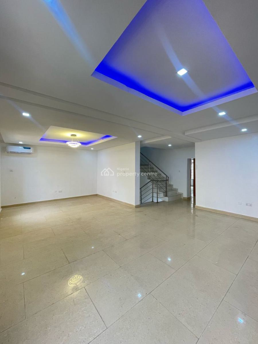 Executive, Off Dele Adedeji, Lekki Phase 1, Lekki, Lagos, Terraced Duplex for Rent