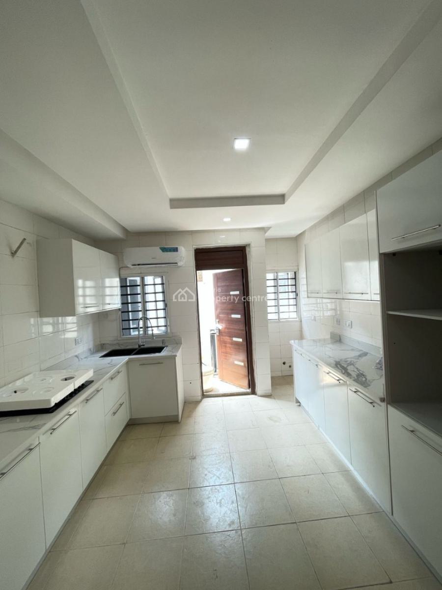 Executive, Off Dele Adedeji, Lekki Phase 1, Lekki, Lagos, Terraced Duplex for Rent