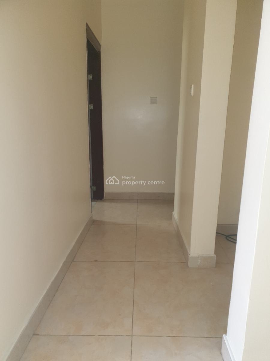 Spacious Newly Renovated 3bedroom Flat, New Road Alpha Beach, Lekki, Lagos, Flat / Apartment for Rent