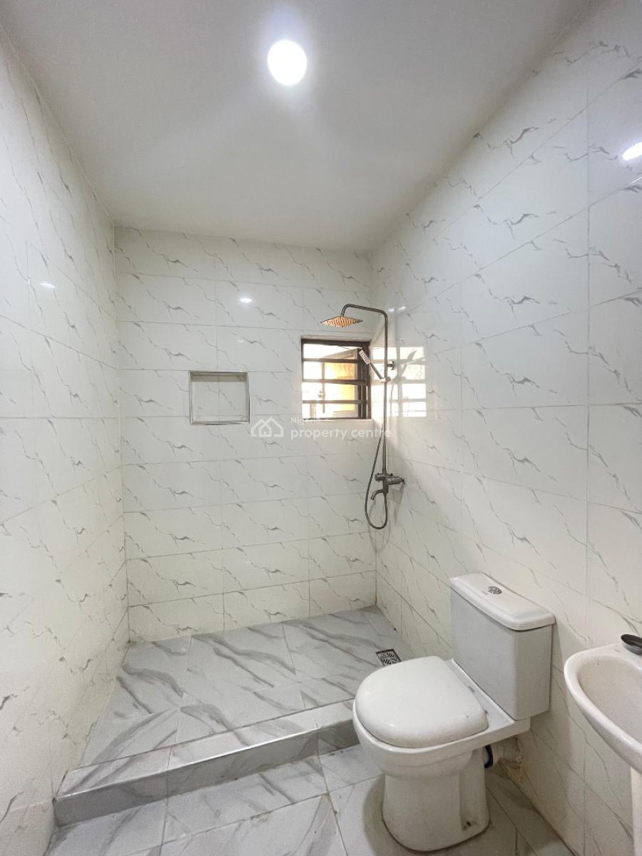 Spaciously Built 4 Bedroom Terrace Duplex with Bq, Surulere, Lagos, Terraced Duplex for Sale