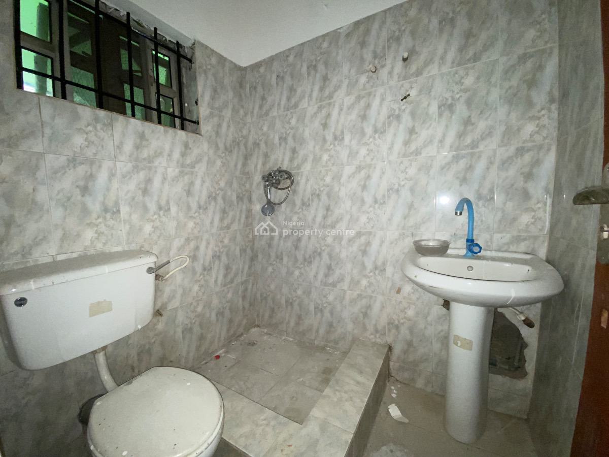 Luxury 4 Bedroom Flat, Gra Phase 1, Magodo, Lagos, Flat / Apartment for Rent