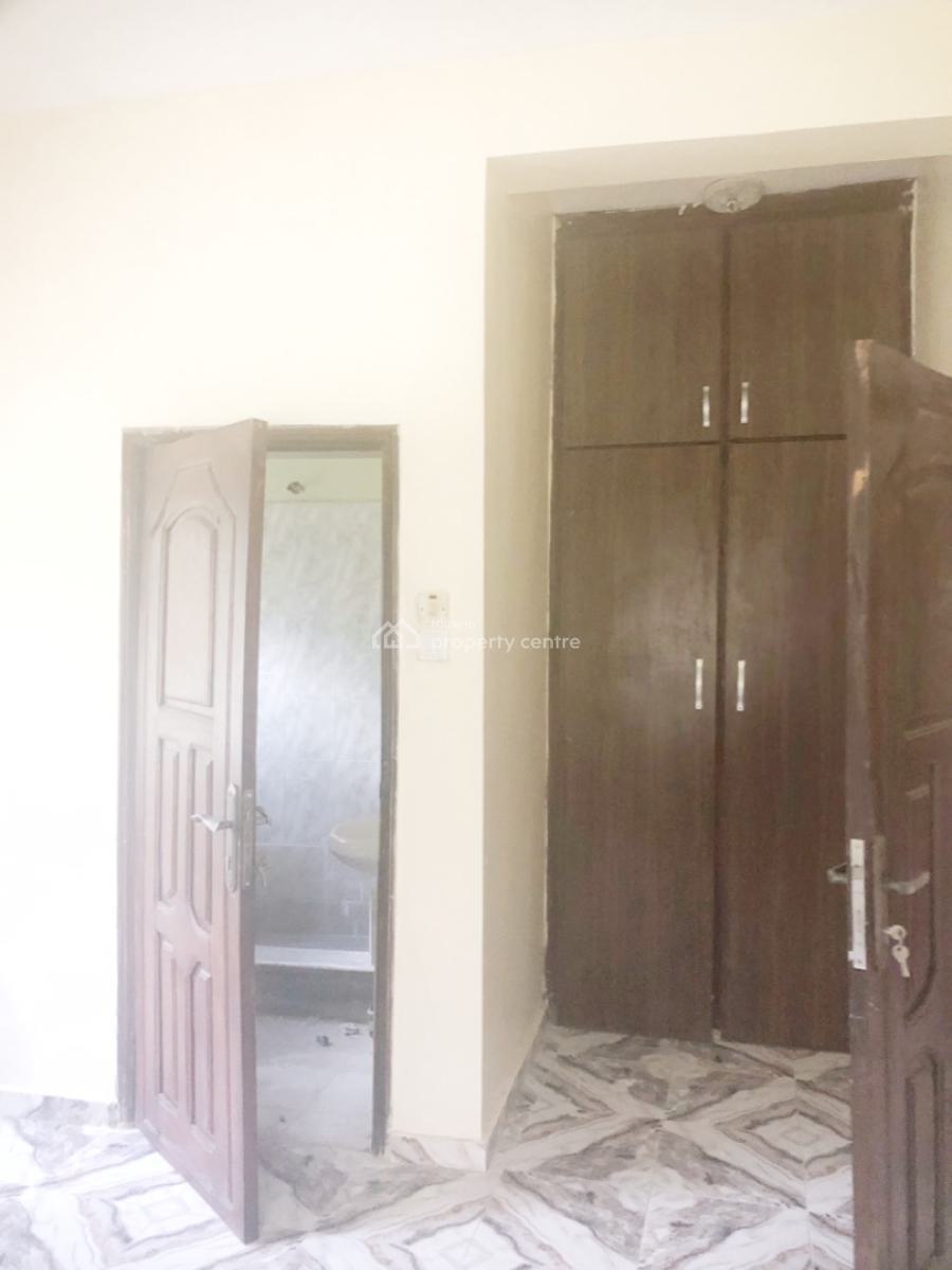 a Well Maintained Spacious 4 Bedroom Flat, Gra Phase 1, Magodo, Lagos, Flat / Apartment for Rent
