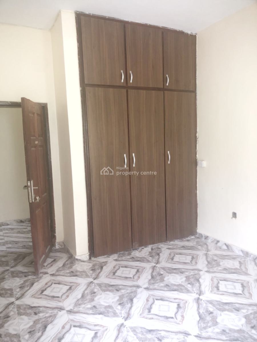 a Well Maintained Spacious 4 Bedroom Flat, Gra Phase 1, Magodo, Lagos, Flat / Apartment for Rent