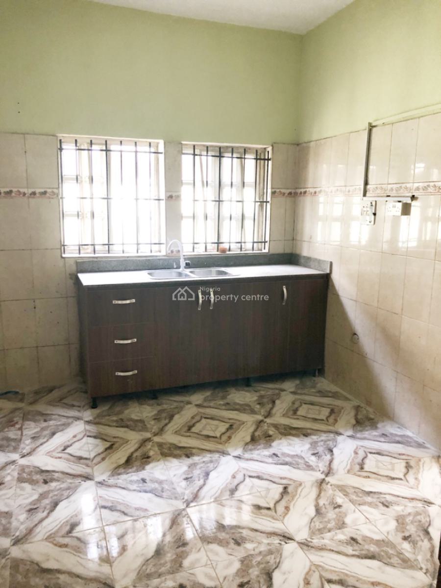 a Well Maintained Spacious 4 Bedroom Flat, Gra Phase 1, Magodo, Lagos, Flat / Apartment for Rent