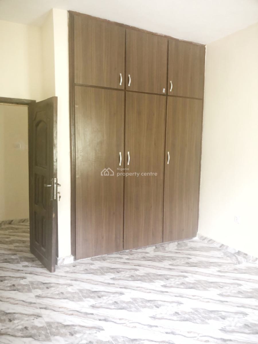 a Well Maintained Spacious 4 Bedroom Flat, Gra Phase 1, Magodo, Lagos, Flat / Apartment for Rent