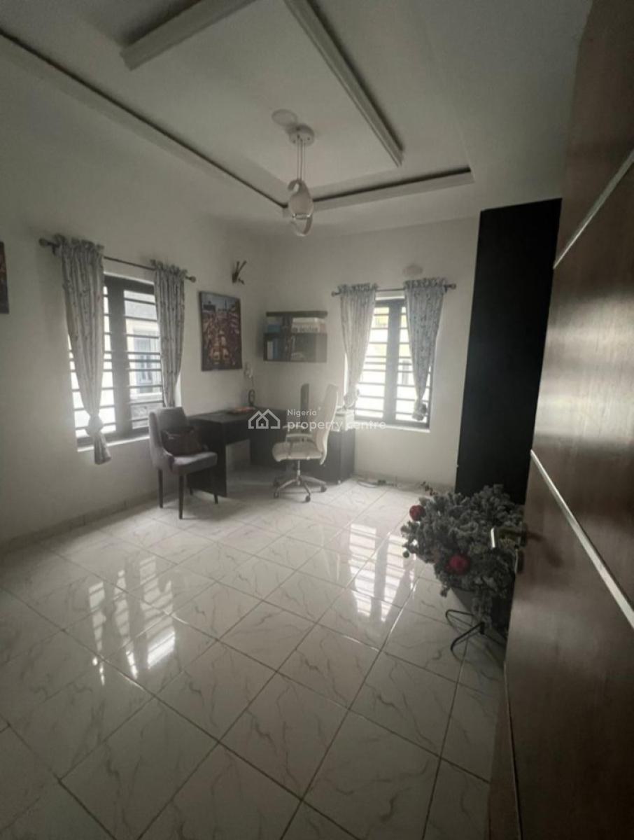 Newly Used Well Maintained 4-bedroom Duplex with Bq, Family Lounge, Al, Ologolo, Lekki Phase 1, Lekki, Lagos, Semi-detached Duplex for Sale