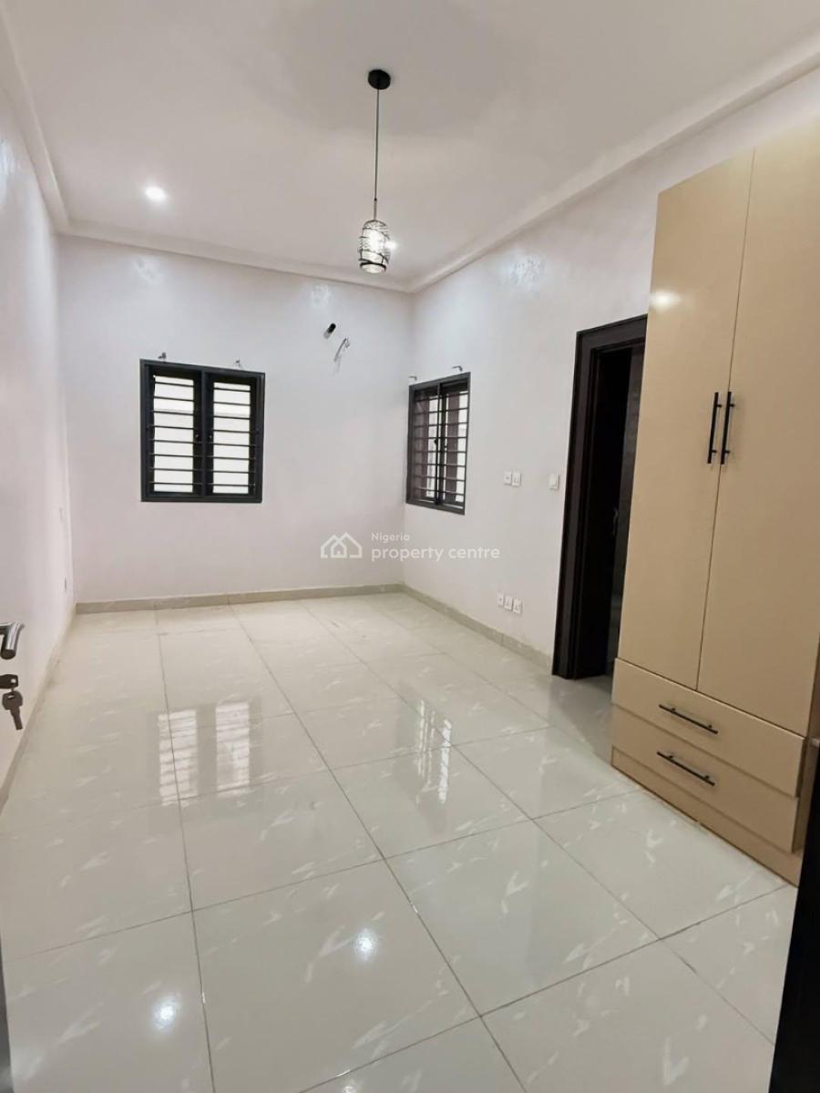 Serviced 3-bedroom Apartment with Tarred Road Access, Jahi, Abuja, Flat / Apartment for Rent