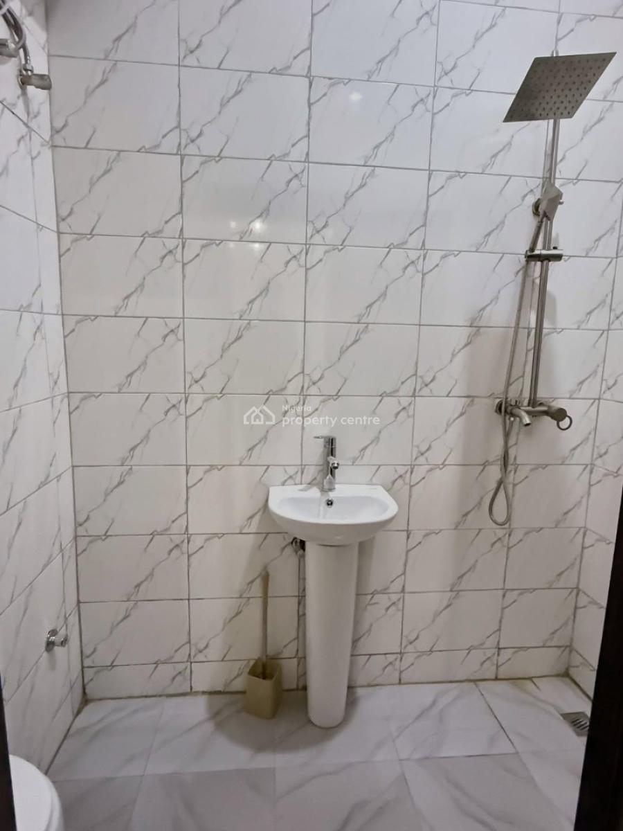 Serviced 3-bedroom Apartment with Tarred Road Access, Jahi, Abuja, Flat / Apartment for Rent