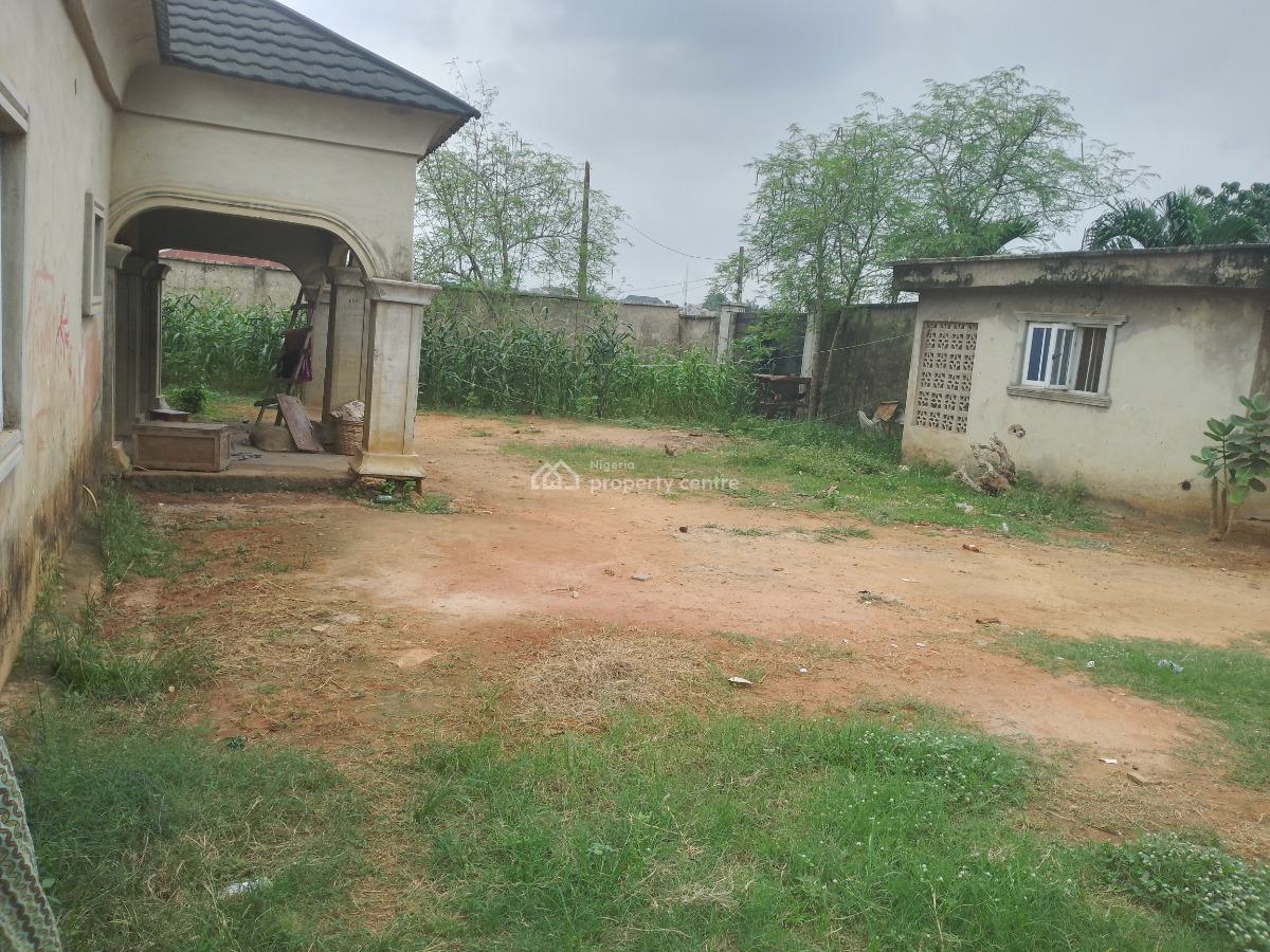 4 Bedroom Bungalow with Bq, Morekete Off Bayeku Road, Igbogbo, Ikorodu, Lagos, Detached Bungalow for Sale