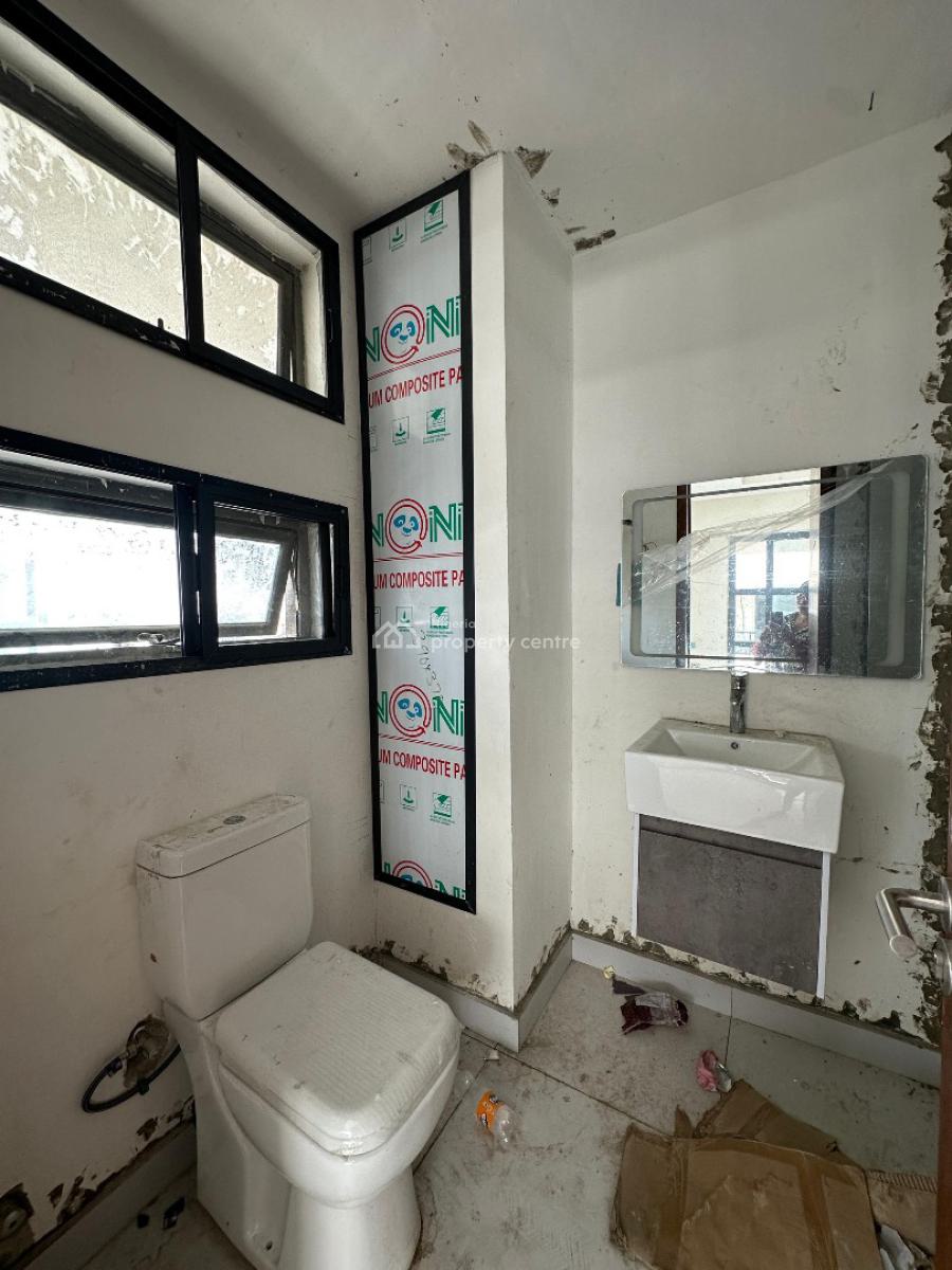 Lovely 3 Bedroom Penthouse with Elevator and Bq, Lekki Phase 1, Lekki, Lagos, House for Sale