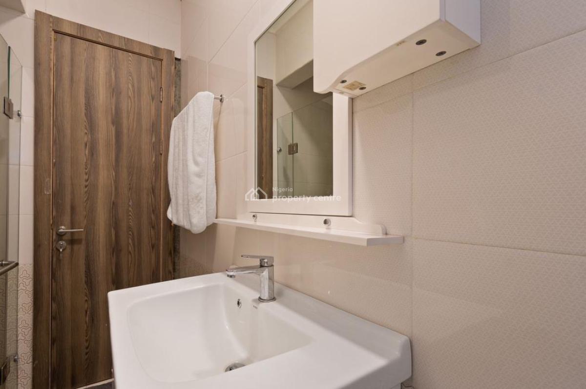 Exquisite 1bedroom Apartment, Lekki Phase 1, Lekki, Lagos, Flat / Apartment Short Let