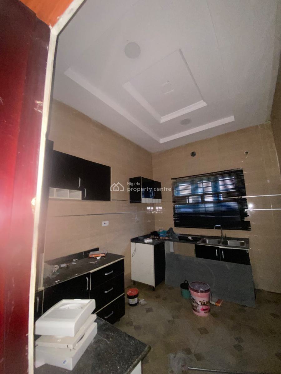 Luxury 3bed Wirhybq in. Secured Estate with Light, Lekki County, Lekki, Lagos, Terraced Duplex for Sale