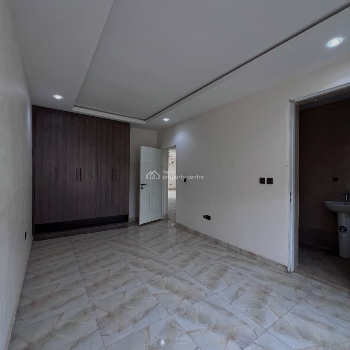 Brand New Tastefully Built Spacious 2 Bedroom Apartment, Idu Karmo, Karmo, Abuja, Flat / Apartment for Sale