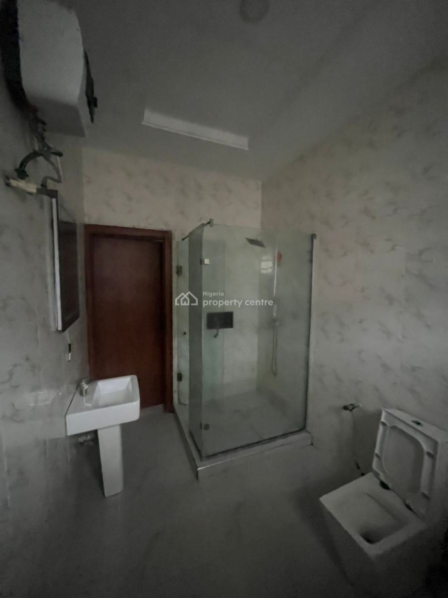Spacious Master Bedroom in a Secured Estate, Lekki, Lagos, Flat / Apartment for Rent