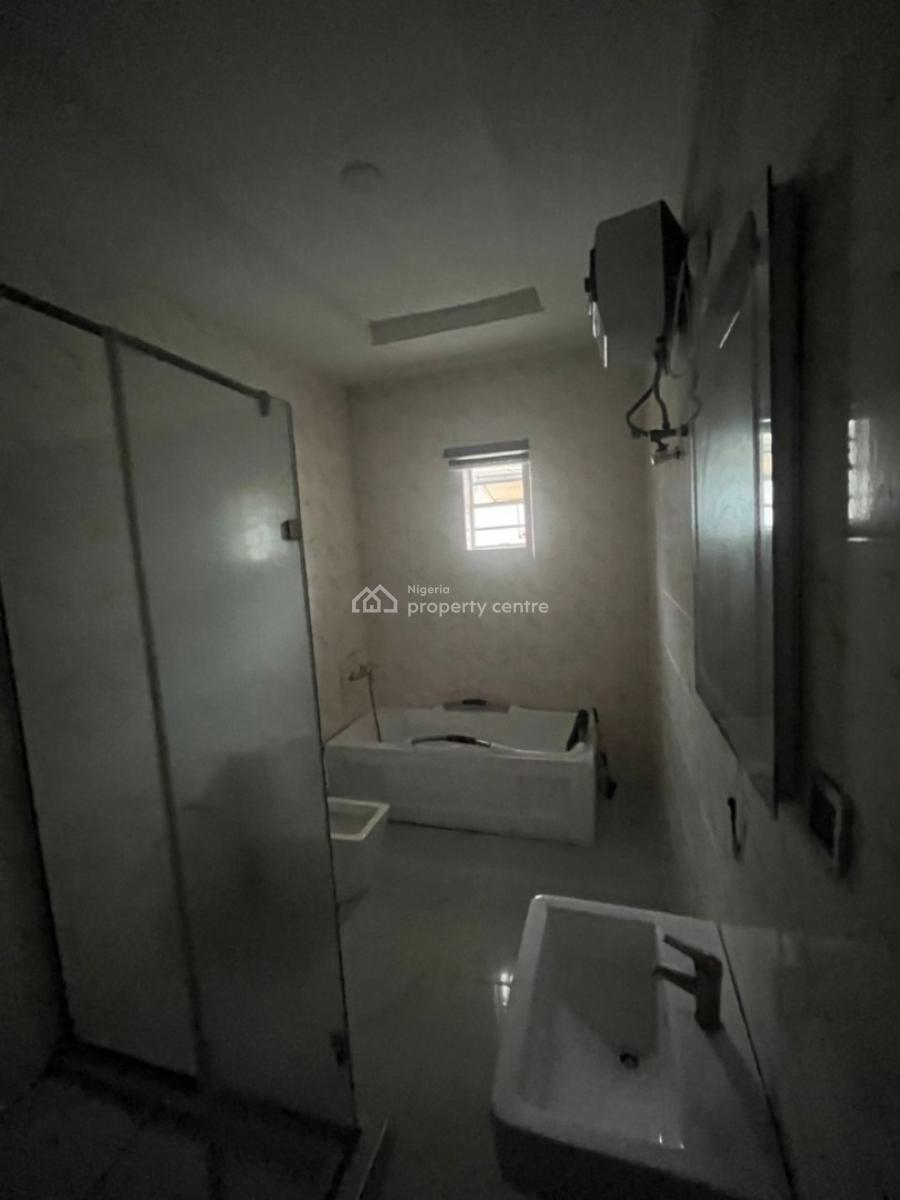 Spacious Master Bedroom in a Secured Estate, Lekki, Lagos, Flat / Apartment for Rent