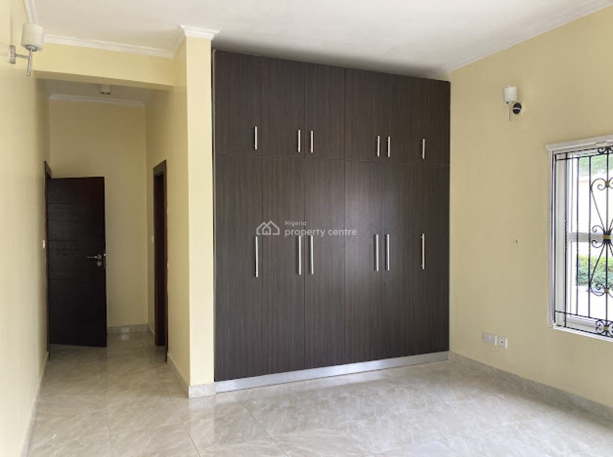 Spacious 3 Bedroom Flat + Bq, Swimming Pool, Gym, Old Ikoyi, Ikoyi, Lagos, Flat / Apartment for Sale