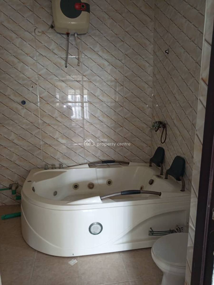 a Spacious 5bedroom Fully Detached Duplex with Bq, Lekki, Lagos, Flat / Apartment for Rent