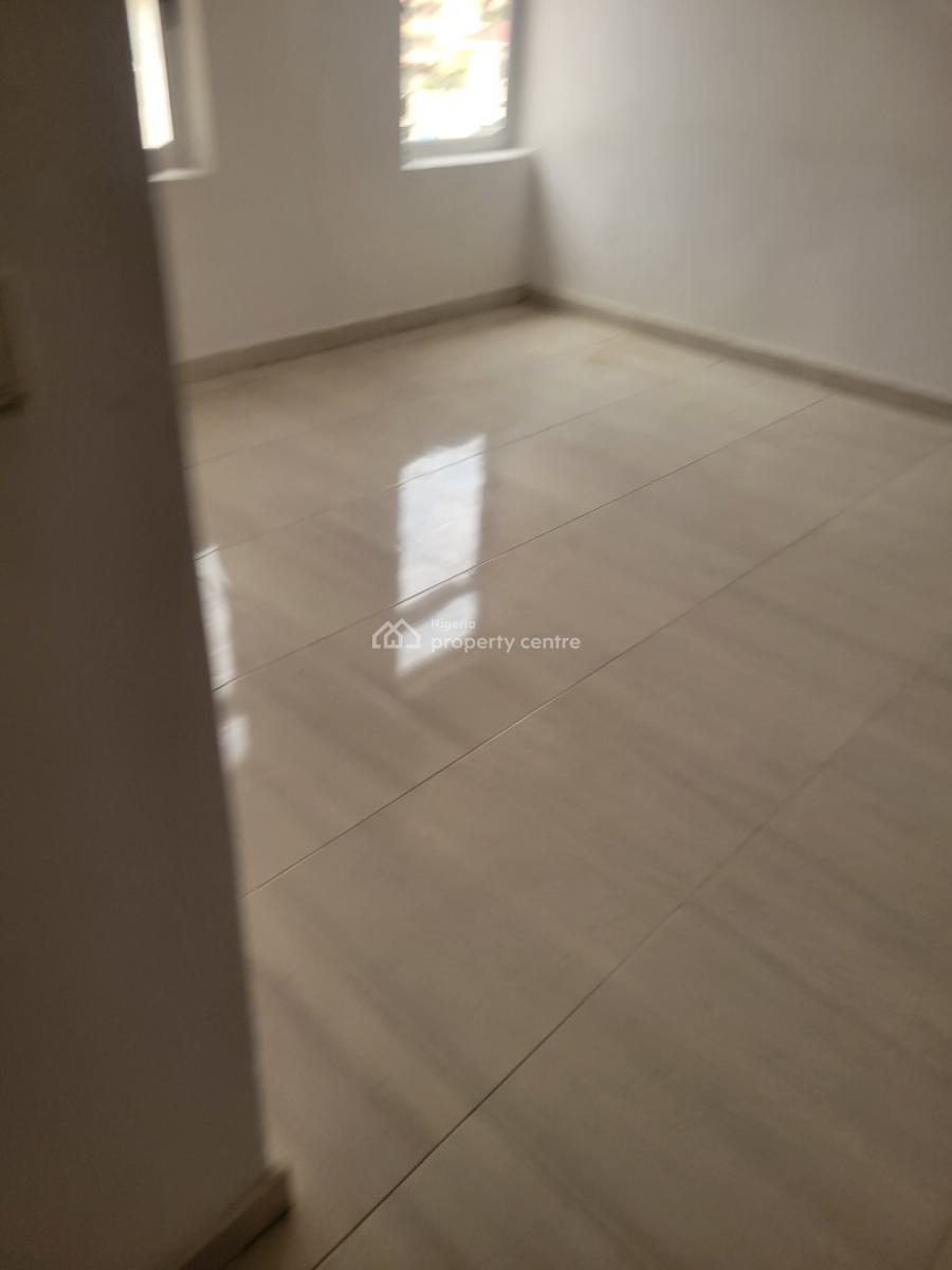 Spacious & Neat Apartment with 24hrs Light, Chevron Drive, Lekki Phase 2, Lekki, Lagos, Self Contain (single Rooms) for Rent