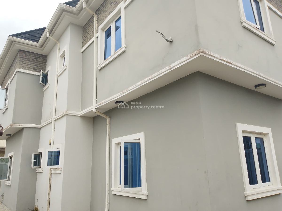 a Block of Flats with 2units of 3bedroom and 2units of 2bedroom, Alhaji Ibrahim Obeitor Rd, Awoyaya, Ibeju Lekki, Lagos, Flat / Apartment for Sale