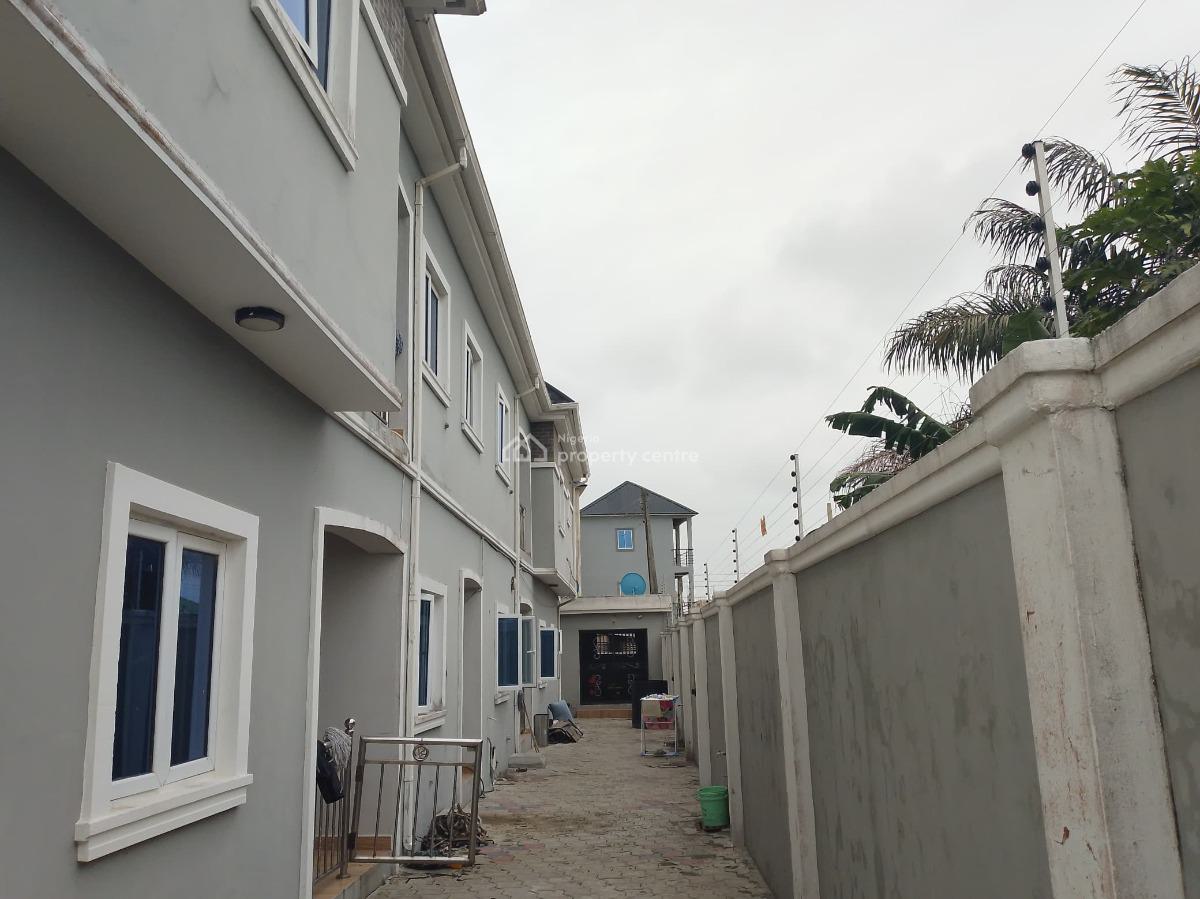 a Block of Flats with 2units of 3bedroom and 2units of 2bedroom, Alhaji Ibrahim Obeitor Rd, Awoyaya, Ibeju Lekki, Lagos, Flat / Apartment for Sale