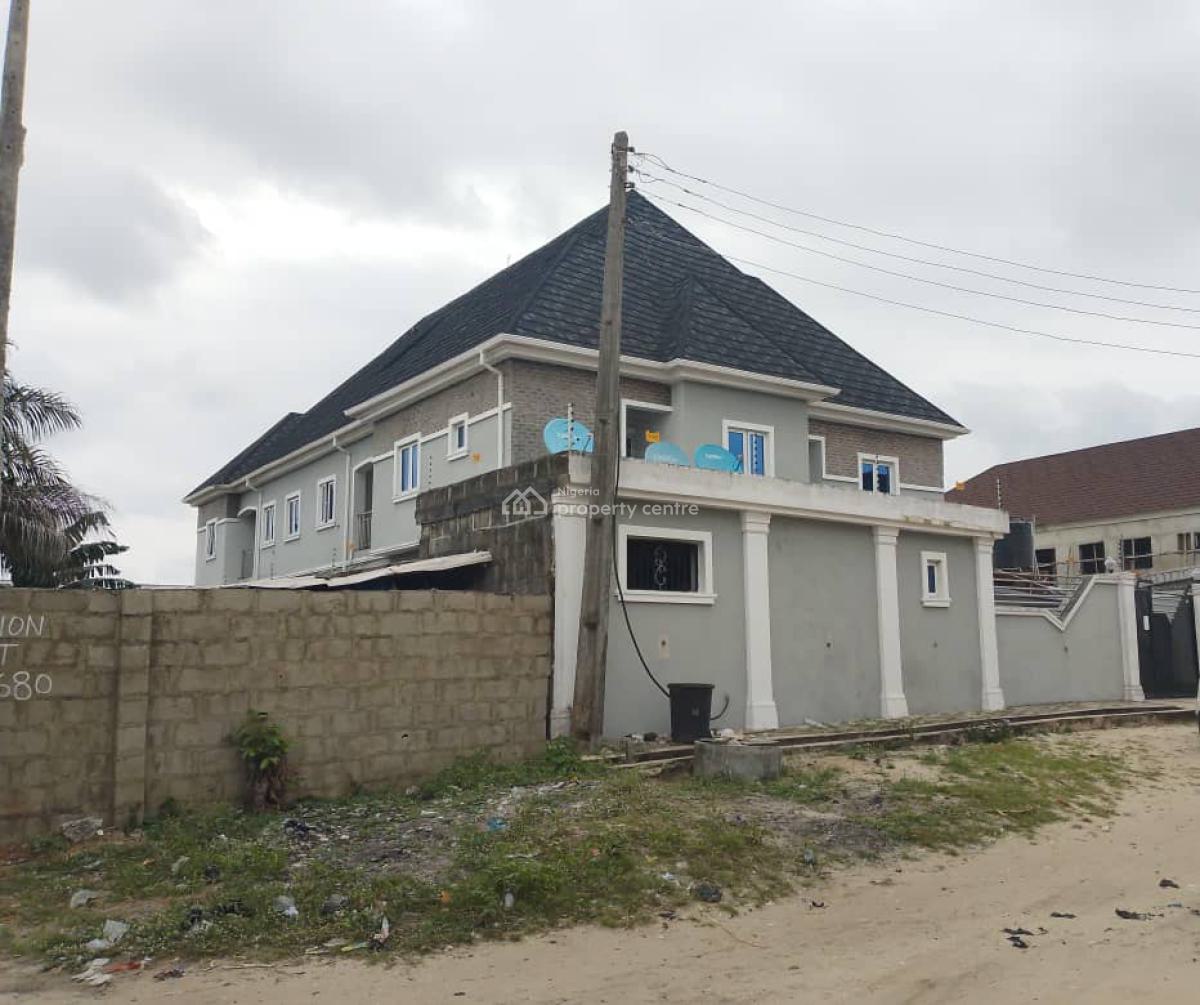 a Block of Flats with 2units of 3bedroom and 2units of 2bedroom, Alhaji Ibrahim Obeitor Rd, Awoyaya, Ibeju Lekki, Lagos, Flat / Apartment for Sale