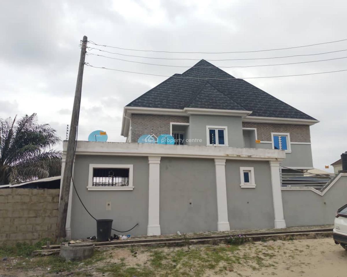 a Block of Flats with 2units of 3bedroom and 2units of 2bedroom, Alhaji Ibrahim Obeitor Rd, Awoyaya, Ibeju Lekki, Lagos, Flat / Apartment for Sale