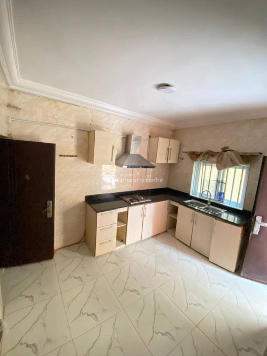 2 Bedroom Apartment in a Secured and Serene Estate, Chevron, Lekki, Lagos, Flat / Apartment for Rent