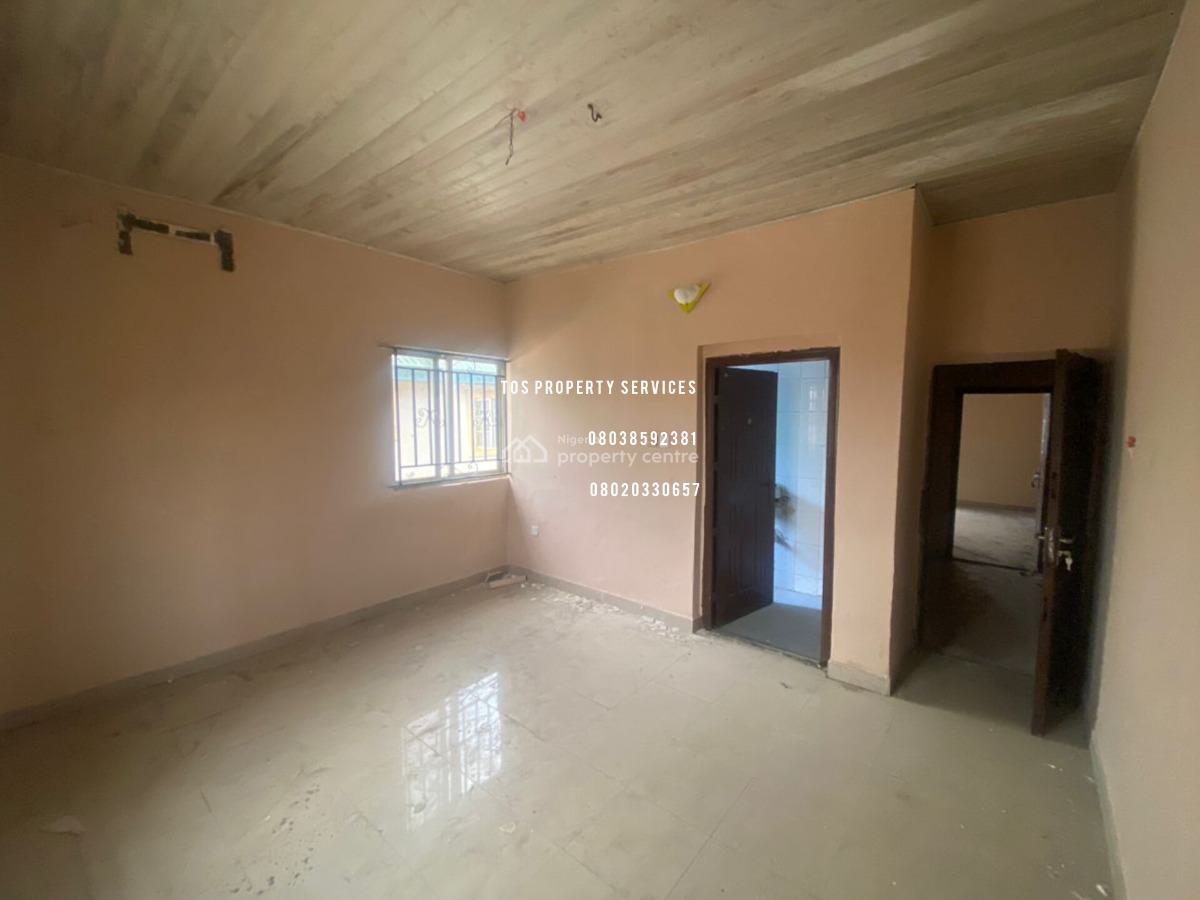 12 Rooms Building & 250sqm Warehouse, Ogudu, Ogudu, Lagos, Detached Duplex for Rent